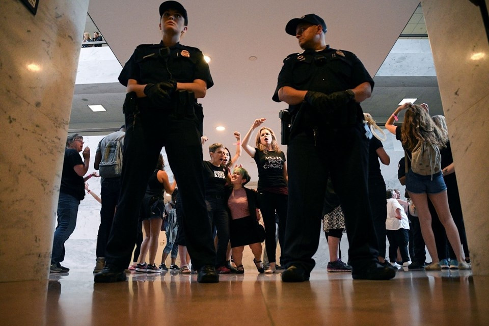 Kavanaugh protestoları... ABD ayakta: Gözaltına alındılar Kavanaugh protestoları... ABD ayakta: Gözaltına alındılar
