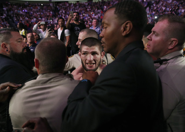 Galatasaraylı Khabib, McGregoru paramparça etti