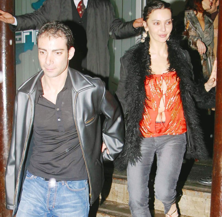 Hande Ataizinin evliliği bir günde bitmişti... Yıllar sonra anlattı Hande Ataizinin evliliği bir günde bitmişti... Yıllar sonra anlattı