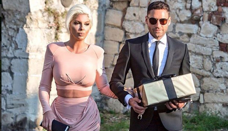 Jelena Karleusa ortalığı salladı Yeni golcümüz ol