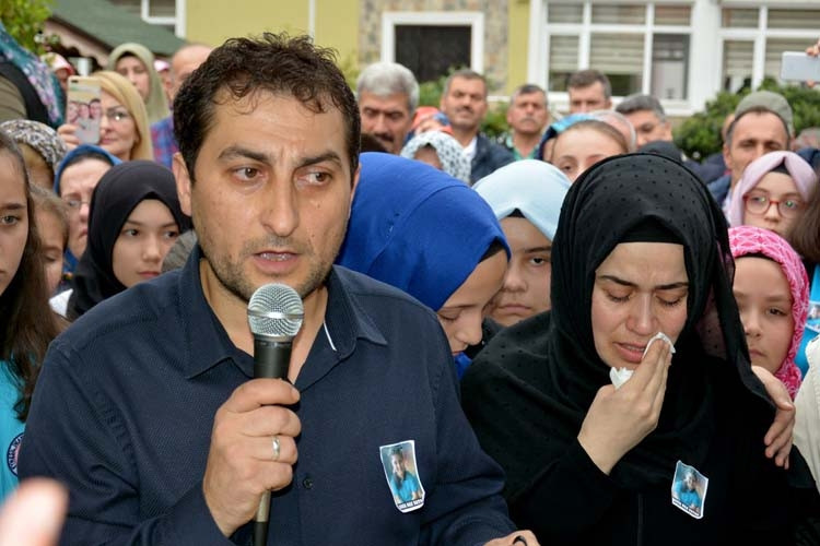 Acılı babadan duygulandıran sözler