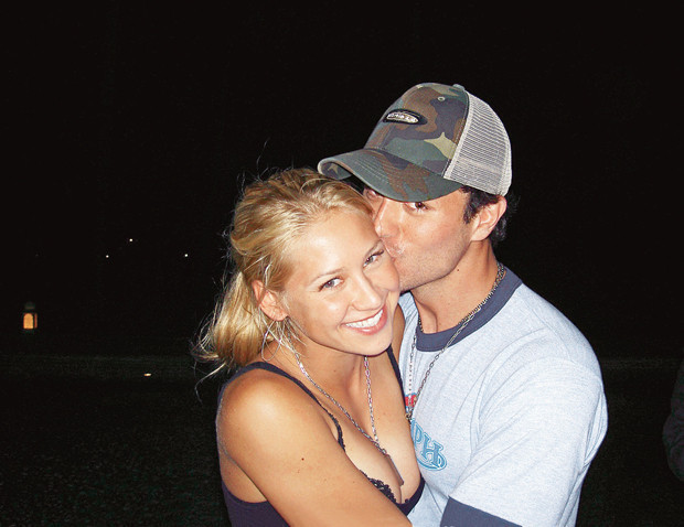 Kahvaltı niyetine sevişiyoruz