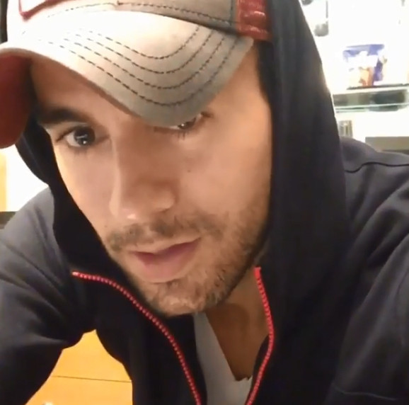 Kahvaltı niyetine sevişiyoruz