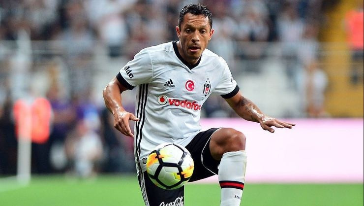 Büyük temizlik... Beşiktaşta dev operasyon Büyük temizlik... Beşiktaşta dev operasyon