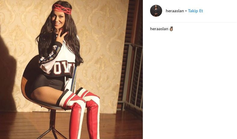 Hera Aslan Voleyi vuracak Hera Aslan Voleyi vuracak