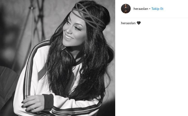 Hera Aslan Voleyi vuracak Hera Aslan Voleyi vuracak