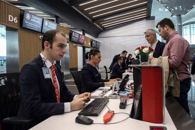 İstanbul Havalimanında ilk ticari uçuşu THY yaptı