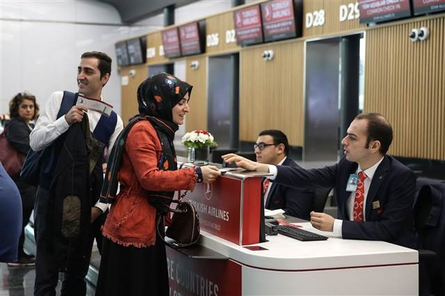 İstanbul Havalimanında ilk ticari uçuşu THY yaptı