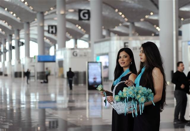 İstanbul Havalimanında ilk ticari uçuşu THY yaptı