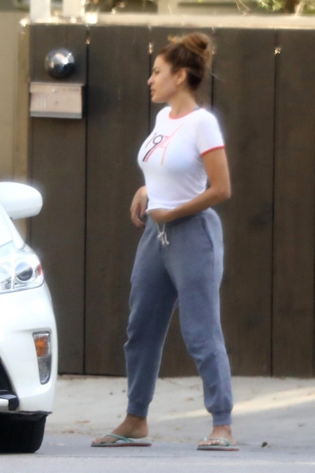 Komşuyla kapı önü sohbeti