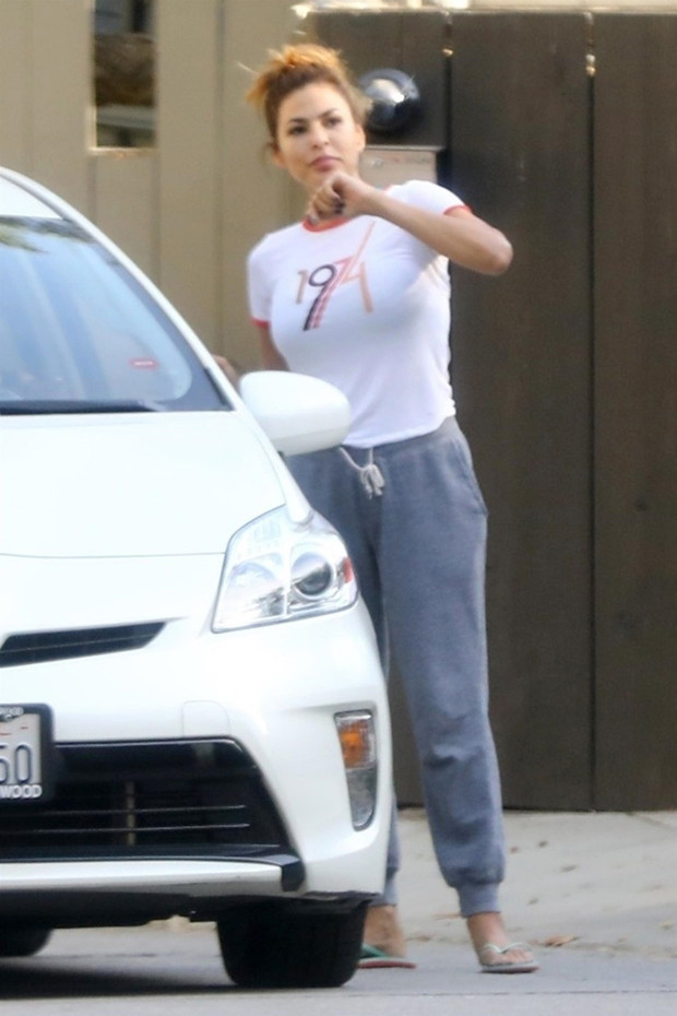 Komşuyla kapı önü sohbeti