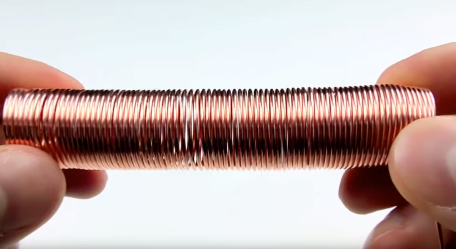 Pil ve bakırı kullanarak öyle bir şey yaptı ki...