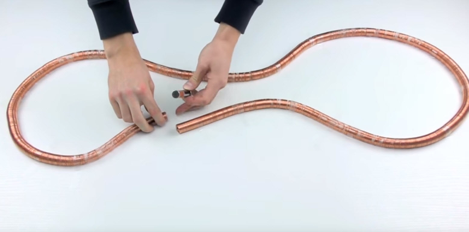 Pil ve bakırı kullanarak öyle bir şey yaptı ki...