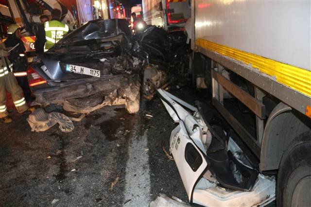 TEM Otoyolunda zincirleme trafik kazası