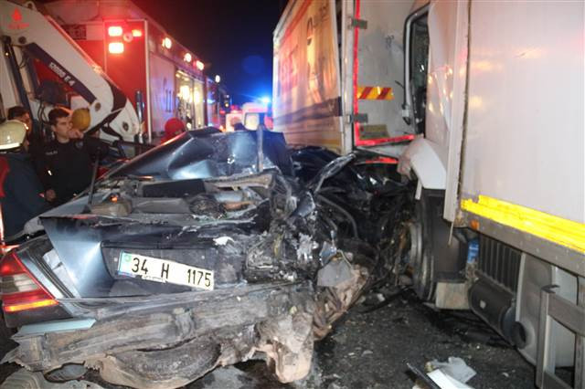TEM Otoyolunda zincirleme trafik kazası