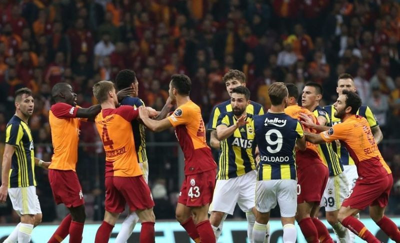 Erman Toroğlundan olay sözler... Fatih Terimle top gibi oynuyor