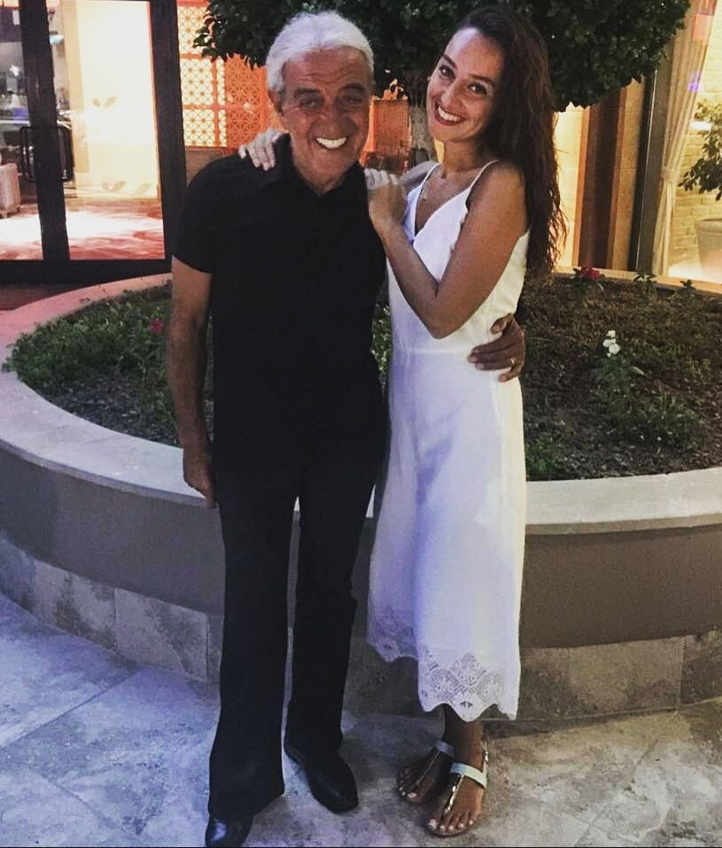 İşte Edip Akbayramın kızı... Babamla gurur duyuyorum