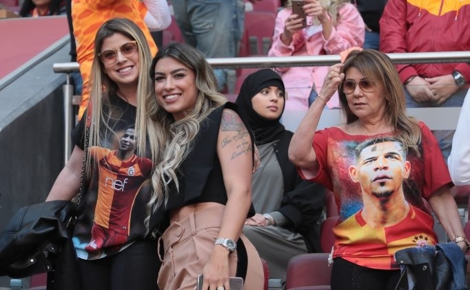 Galatasaraylı yıldızın eşi evi terk etti Galatasaraylı yıldızın eşi evi terk etti