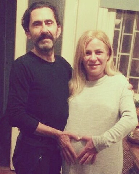 Ünlü oyuncu 55 yaşında baba oluyor Gün değil saat sayıyoruz Ünlü oyuncu 55 yaşında baba oluyor Gün değil saat sayıyoruz