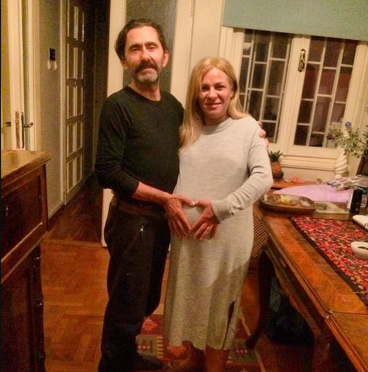 Ünlü oyuncu 55 yaşında baba oluyor Gün değil saat sayıyoruz Ünlü oyuncu 55 yaşında baba oluyor Gün değil saat sayıyoruz