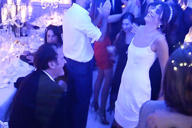 Ünlü yönetmen 55 yaşında ilk evliliğini yaptı