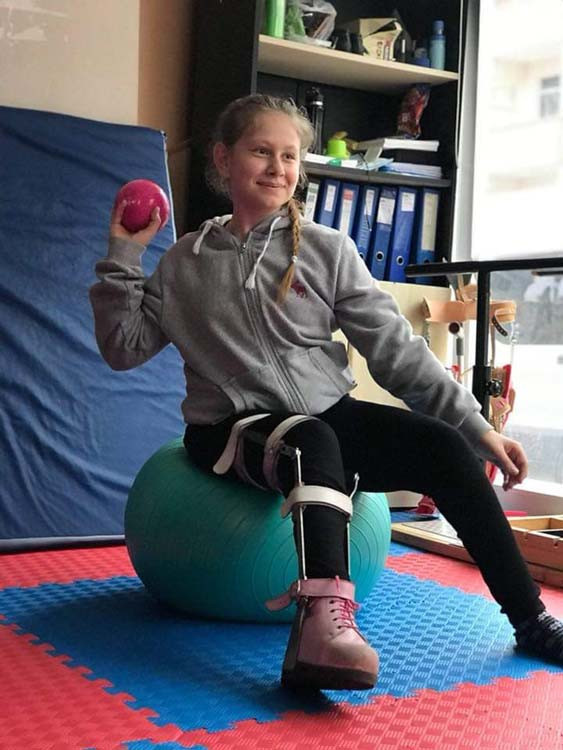 13 yıllık yaşamına 12 ameliyat sığdırdı