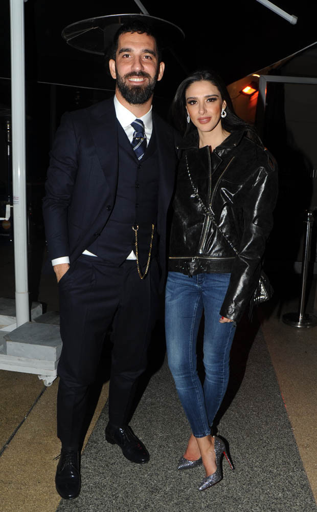 Arda Turan’dan eşine milyonluk jest