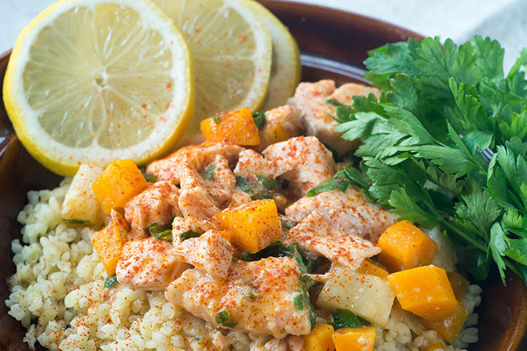 Somonlu bulgur salatası tarifi