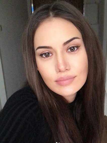 Fahriye Hanım hamilelik çok yakışmış Dikkat çeken detay