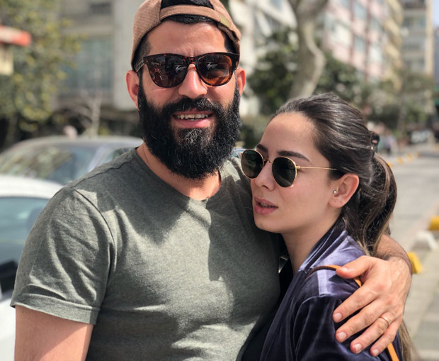 1,5 yıl önce evlenmişlerdi Ben sessiz kaldıkça... 1,5 yıl önce evlenmişlerdi Ben sessiz kaldıkça...