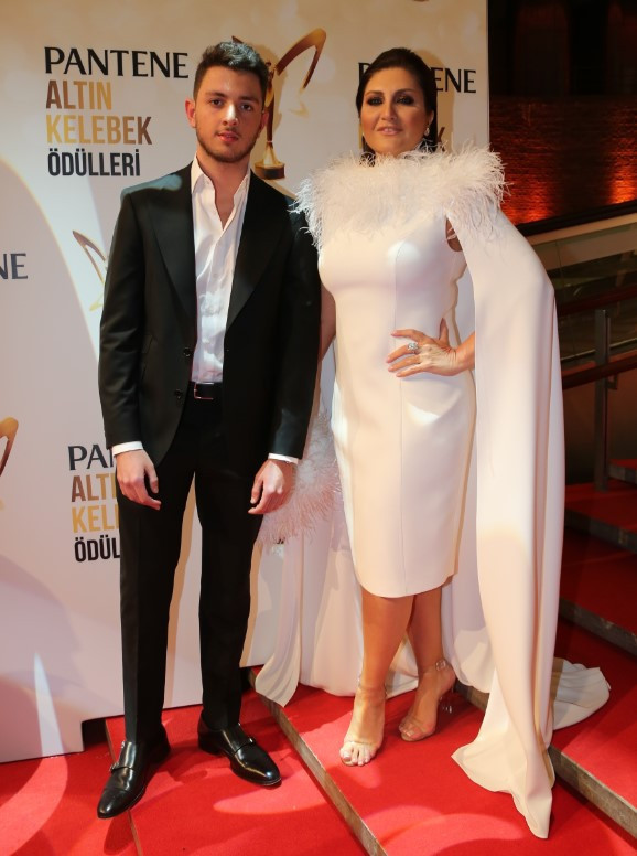 Neden dizilerde rol almıyorsun diyorum