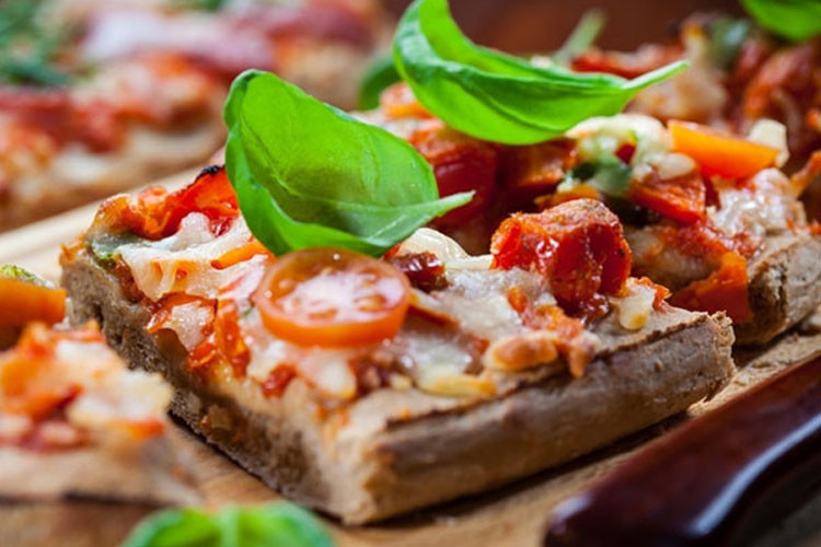 Kolay pizza tarifi