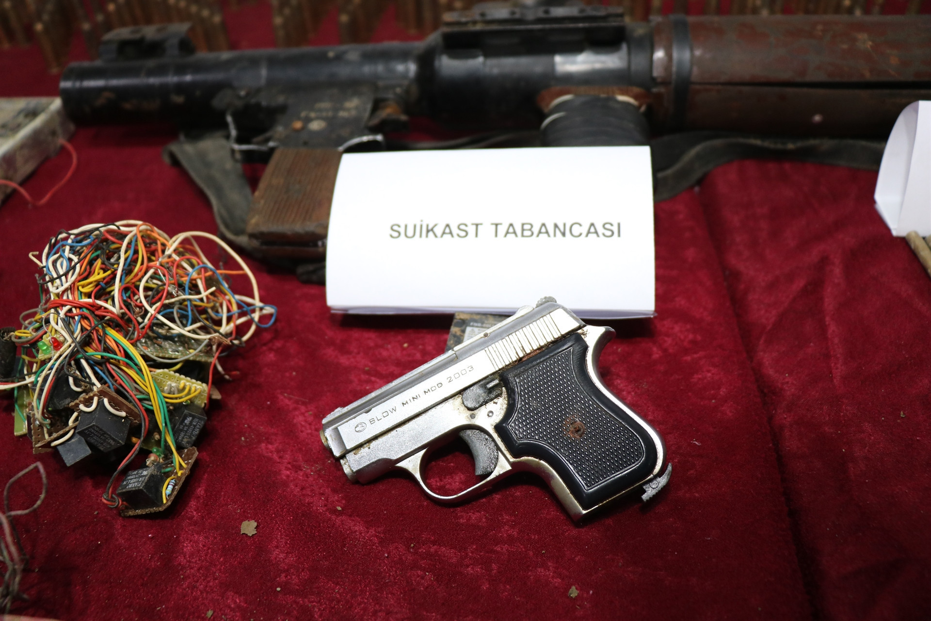 Terör örgütüne darbe 23 sığınak ve barınak bulundu