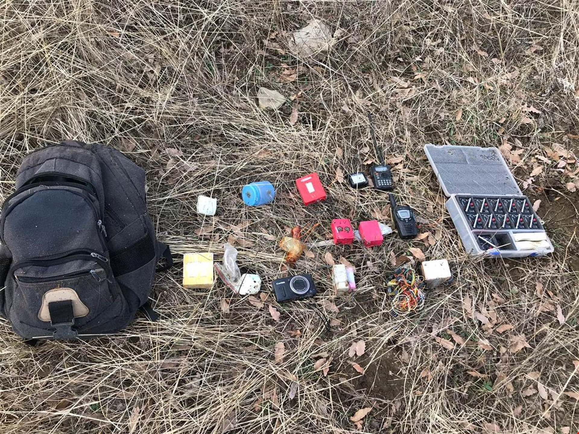 Terör örgütüne darbe 23 sığınak ve barınak bulundu