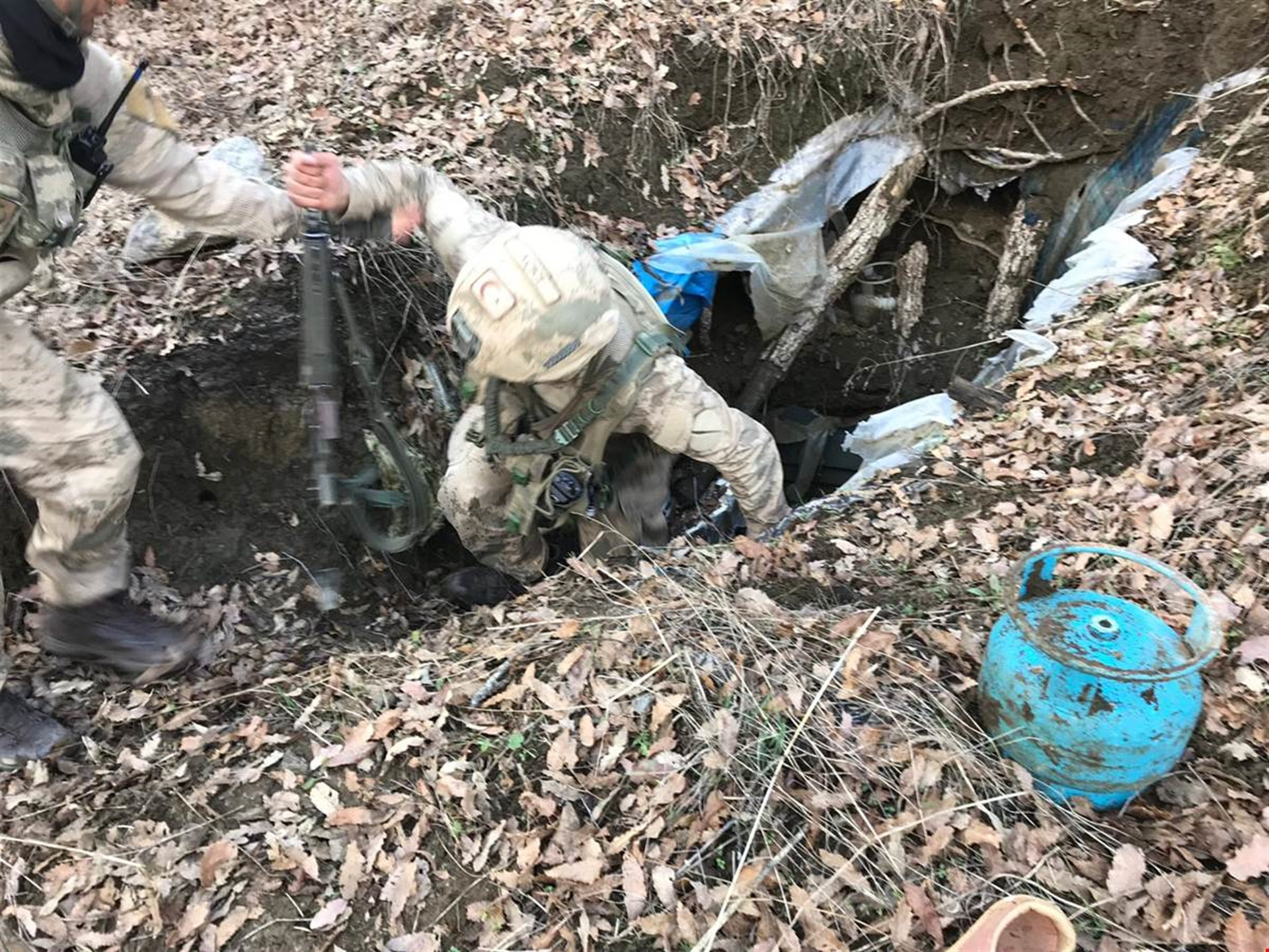 Terör örgütüne darbe 23 sığınak ve barınak bulundu