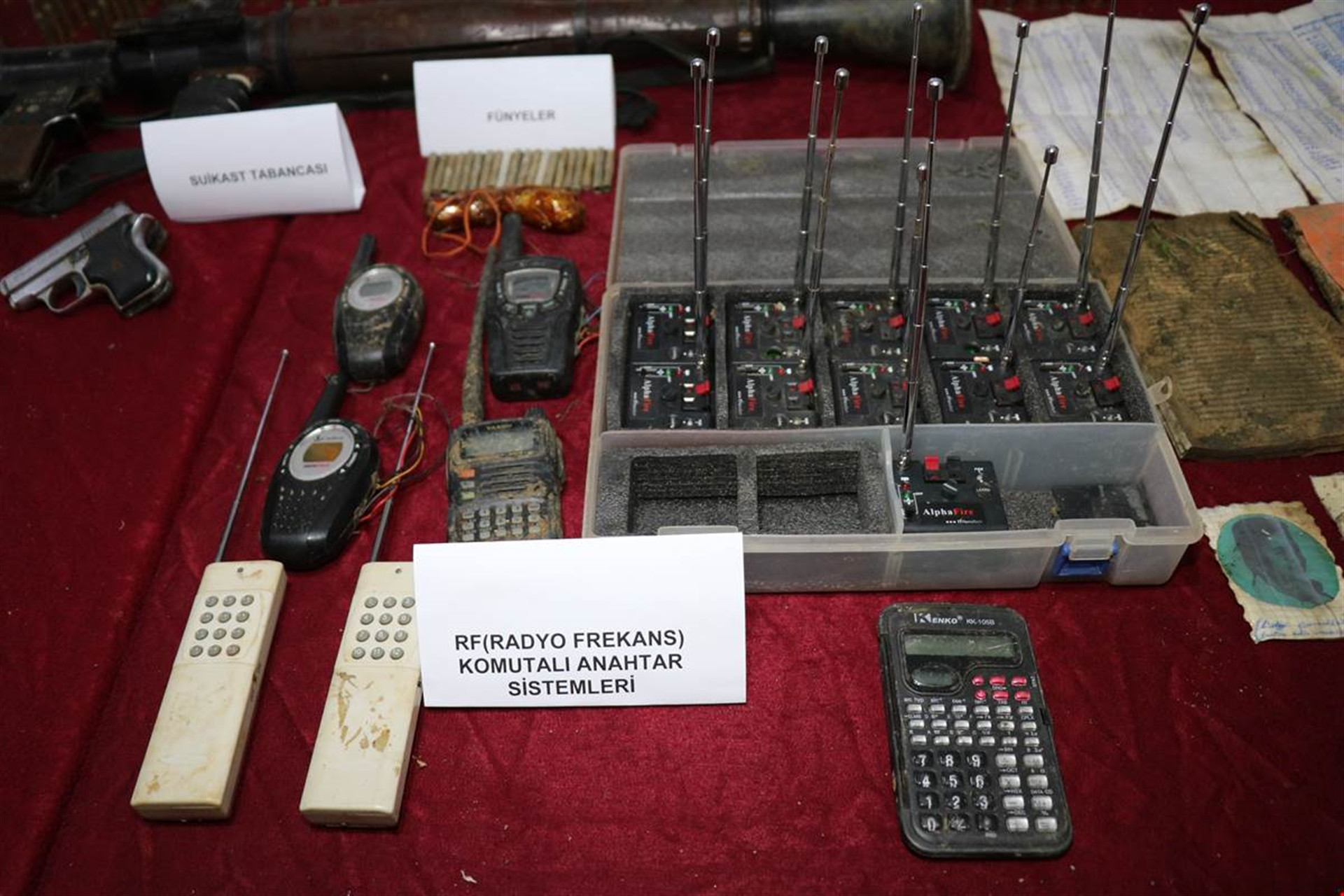 Terör örgütüne darbe 23 sığınak ve barınak bulundu