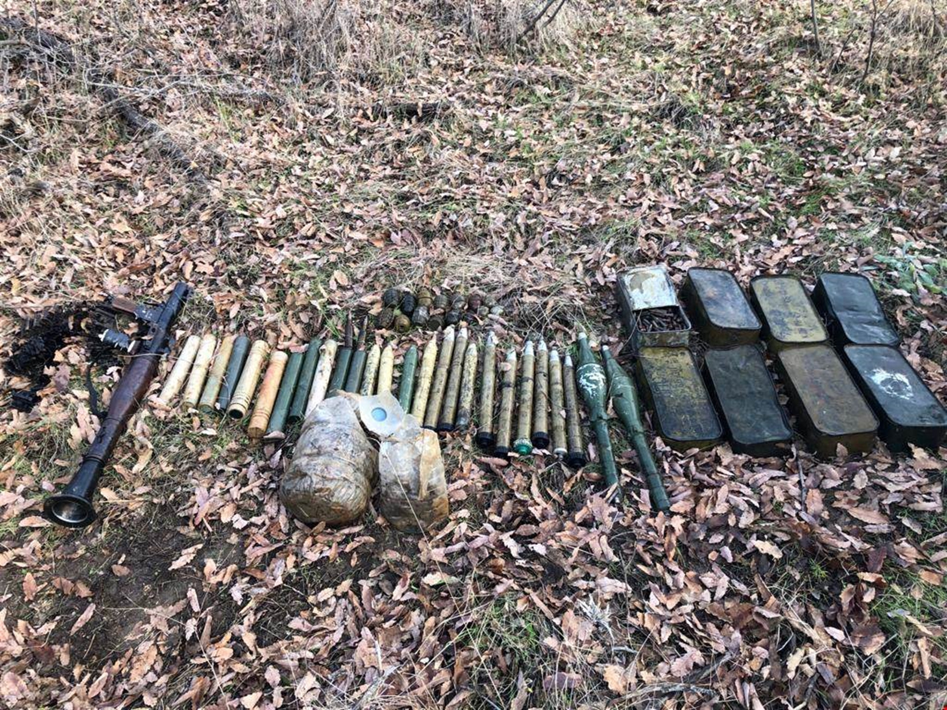 Terör örgütüne darbe 23 sığınak ve barınak bulundu