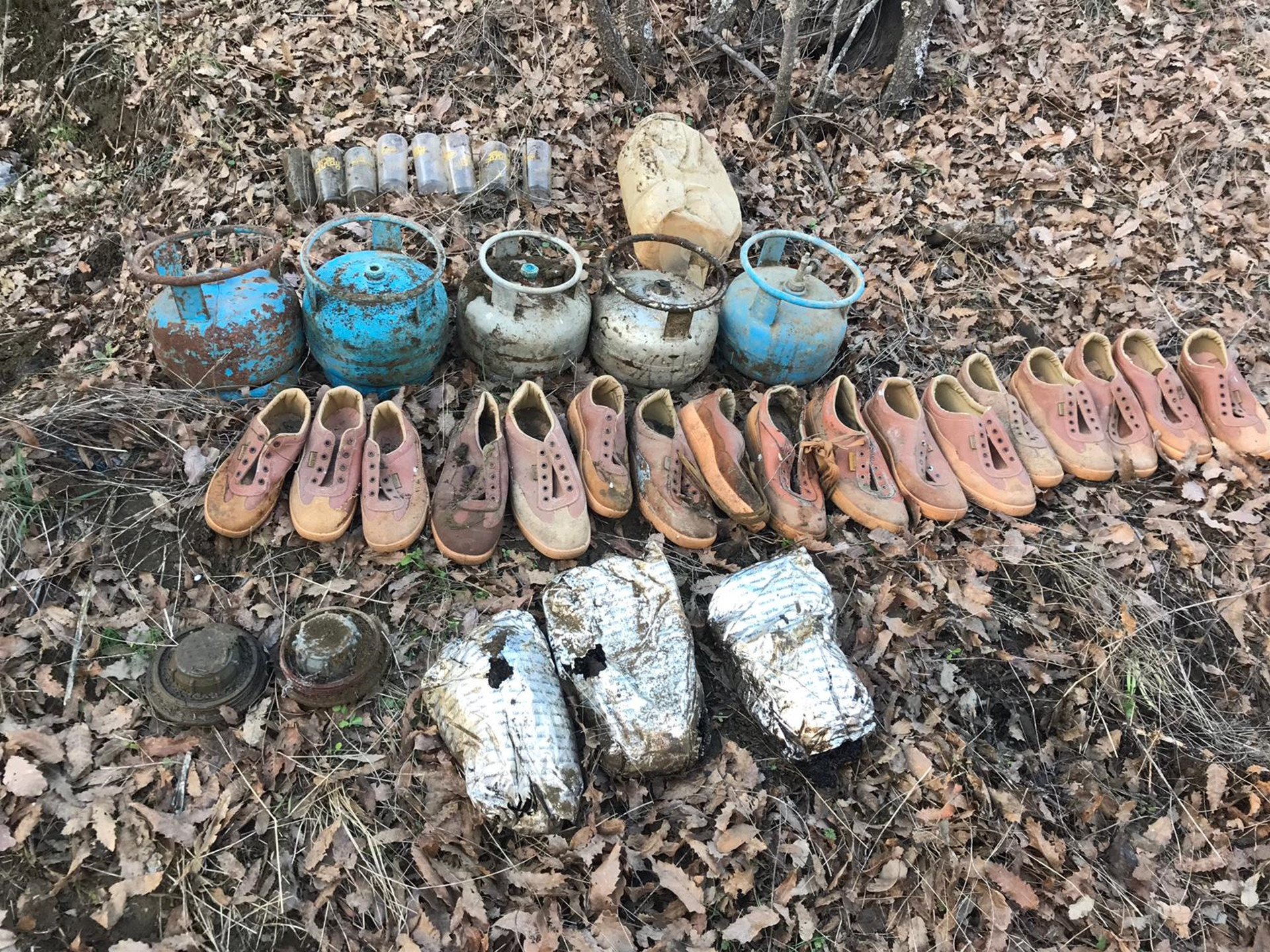 Terör örgütüne darbe 23 sığınak ve barınak bulundu