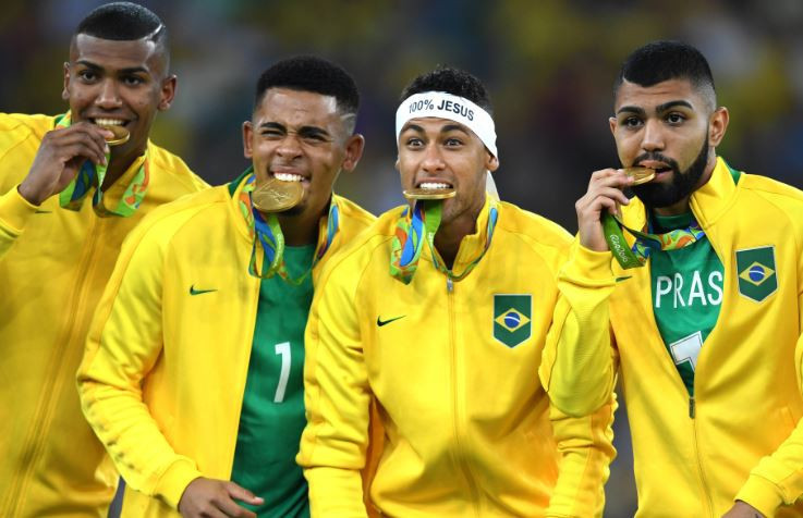 Ali Koçtan F.Bahçeye 2 yıldız birden Yanalın gözdesi...