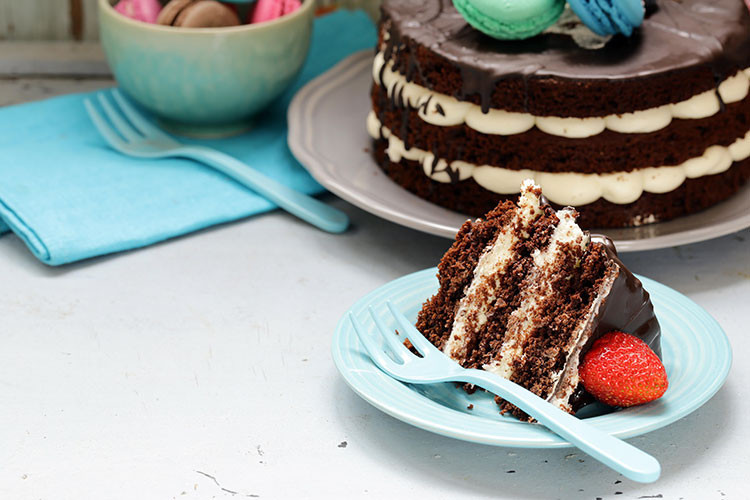 Kat kat çikolatalı meyveli pasta tarifi