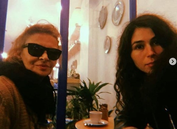 Canlı yayında şaşırtan evlilik teklifi