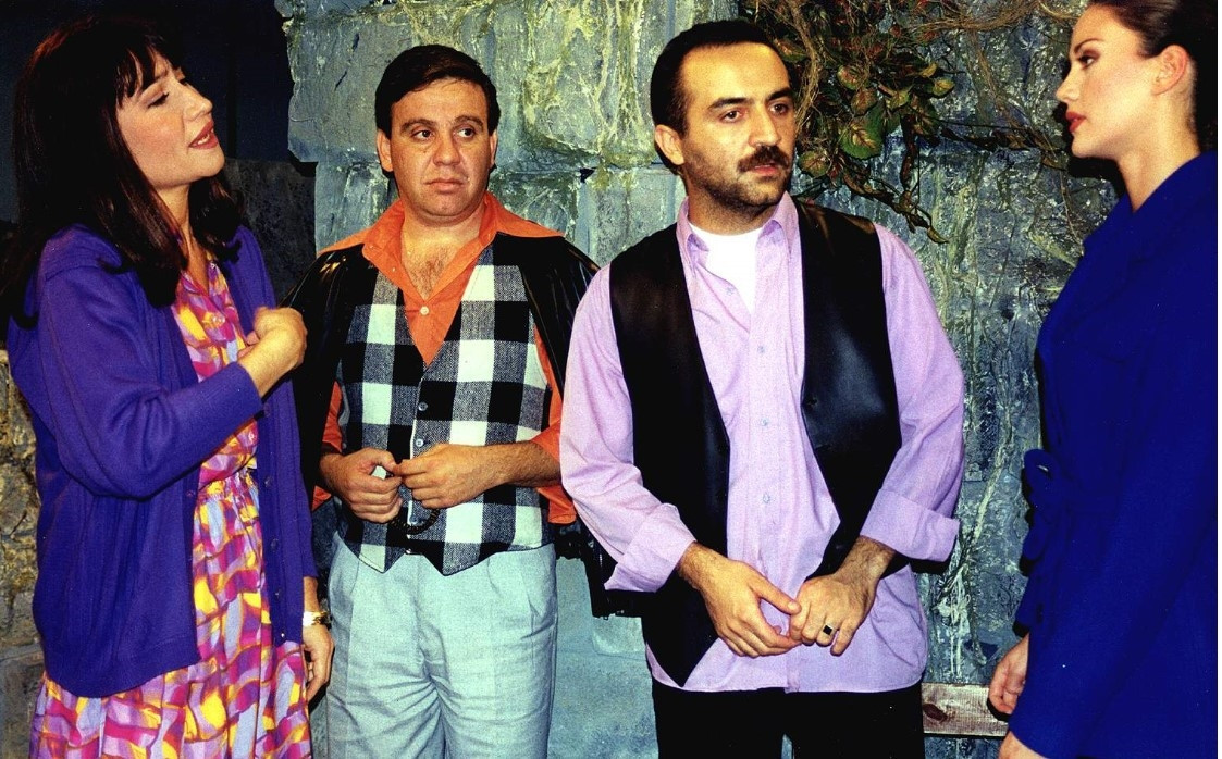Bir Demet Tiyatro  (1995-2007) Puanı: 35