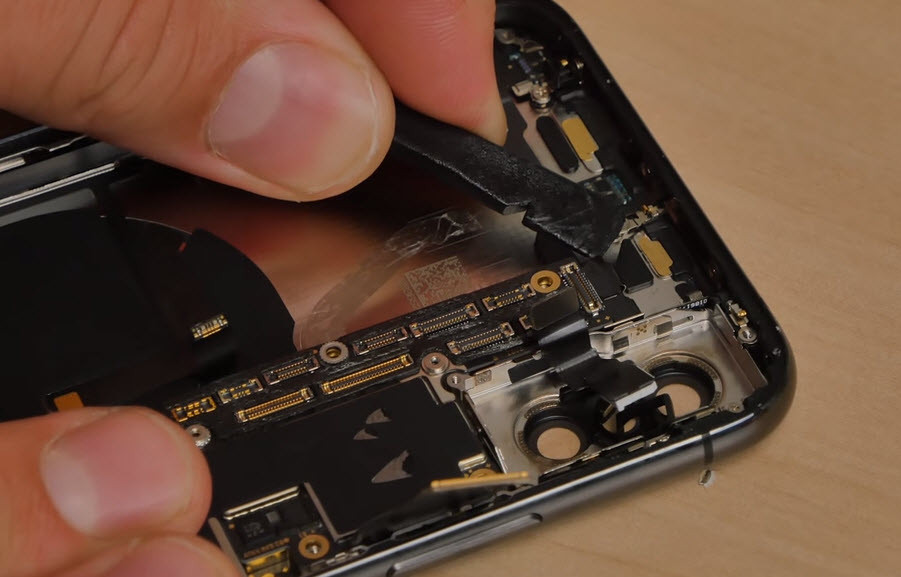 Appleın göz bebeğini parçalarına ayırdı İçinden neler çıktı