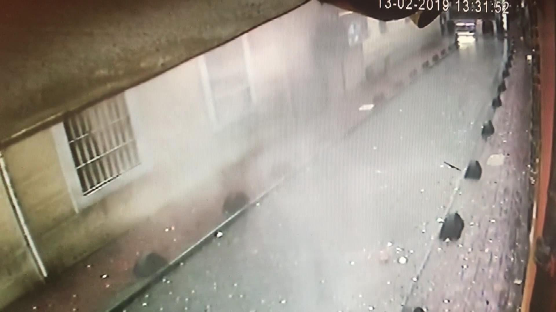 Manukyana ait eski binada çökme