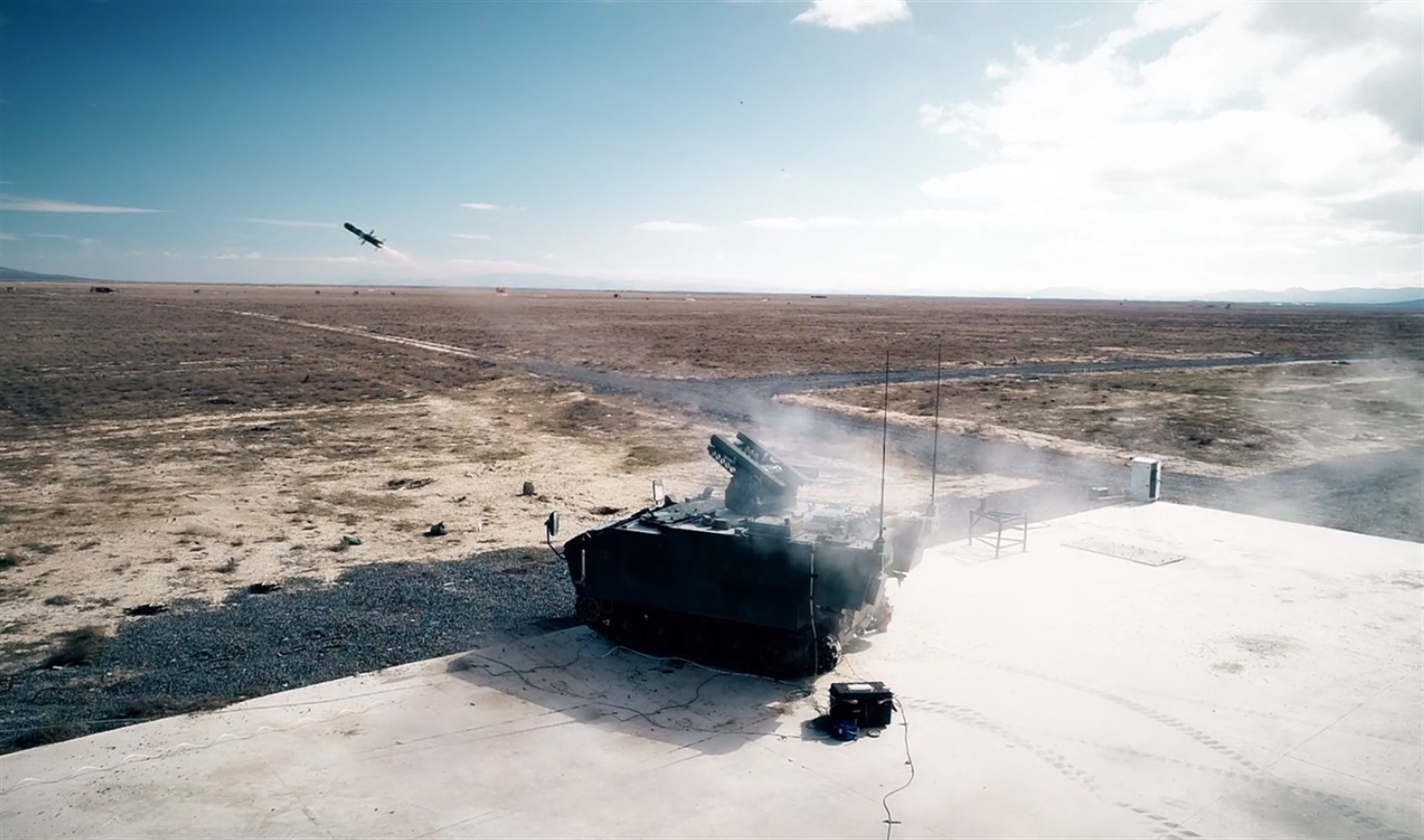 Türkiyenin tank avcısı milli füzeyle vurdu