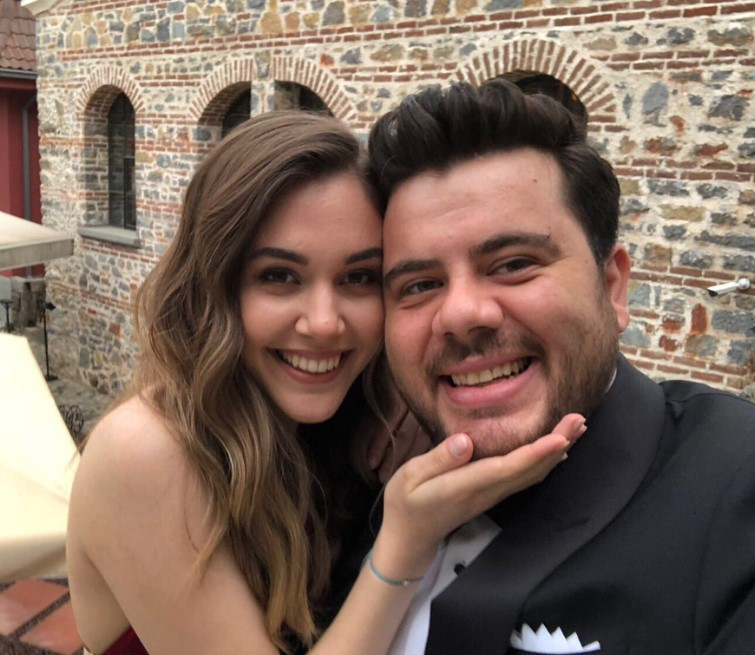 Yüzük ile dalga geçenlere yanıt