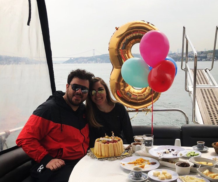 Yüzük ile dalga geçenlere yanıt