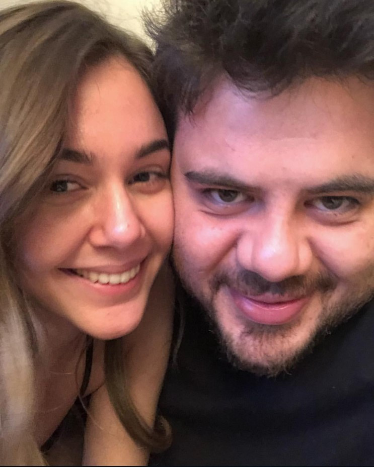 Yüzük ile dalga geçenlere yanıt