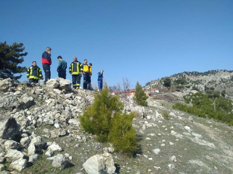 Son dakika: ‘Uçak düştü’ ihbarı ilçeyi ayağa kaldırdı