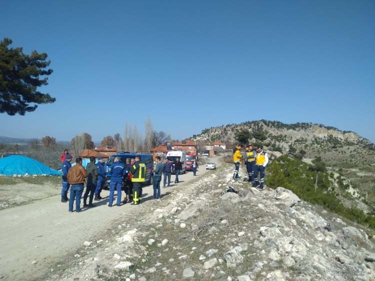 Son dakika: ‘Uçak düştü’ ihbarı ilçeyi ayağa kaldırdı
